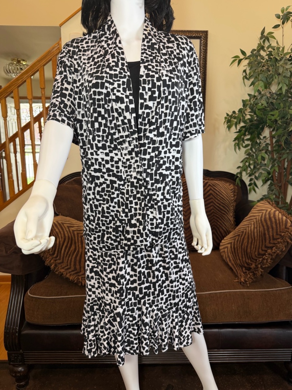 Southern Lady Black and White Geometric Blouse and Skirt Set.